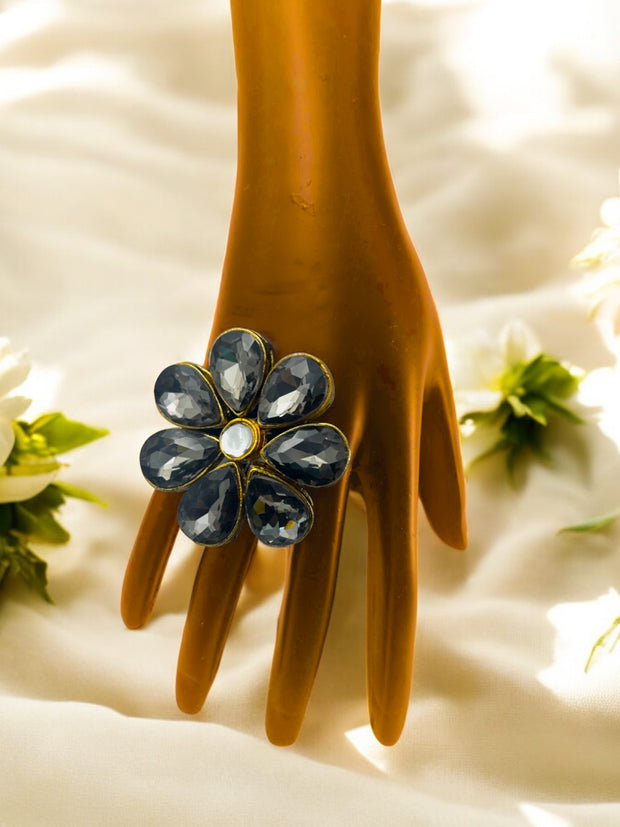Nyx Ring